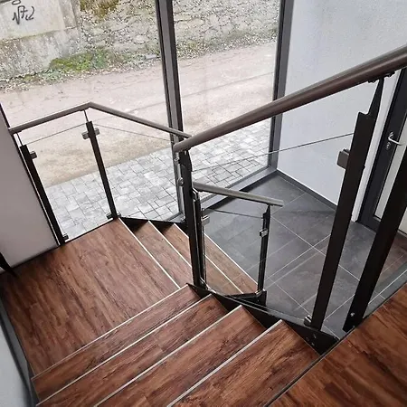 Apartament Exklusive Attika Mit 5 Zimmer Nahe Zur Schweiz *