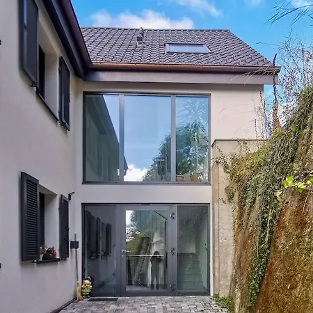Exklusive Attika Mit 5 Zimmer Nahe Zur Schweiz *