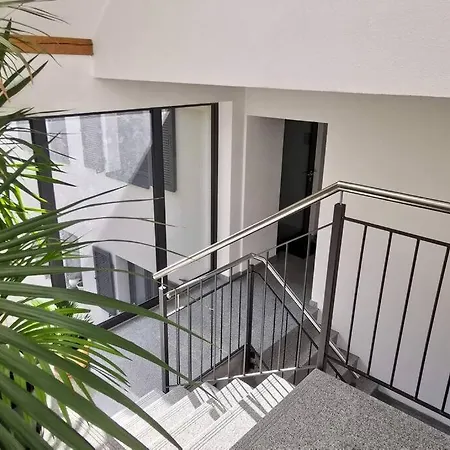 Exklusive Attika Mit 5 Zimmer Nahe Zur Schweiz * Klettgau
